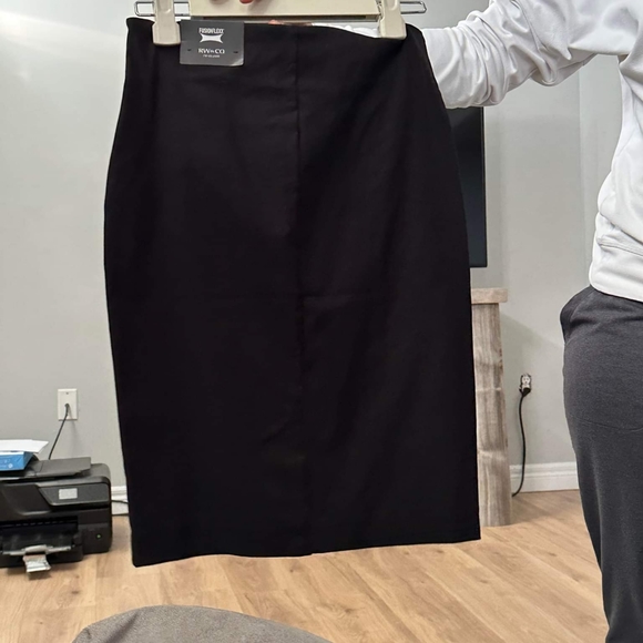 RW&Co black pencil skirt Small - Picture 2 of 2